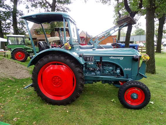 Hanomag R 324 S