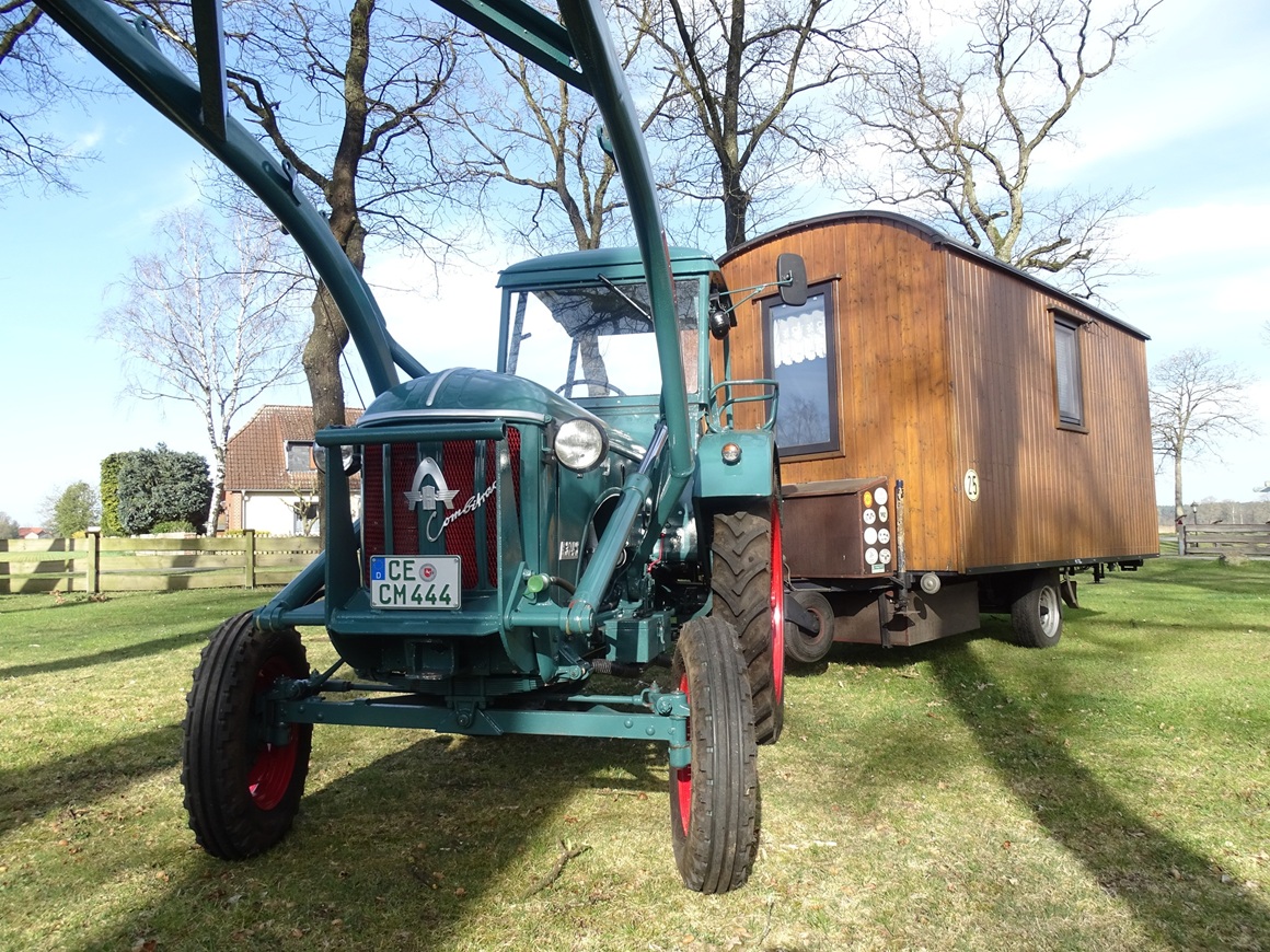 Hanomag R 324 S