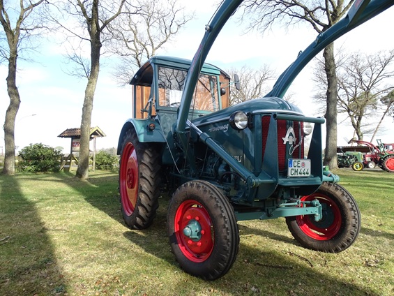 Hanomag R 324 S